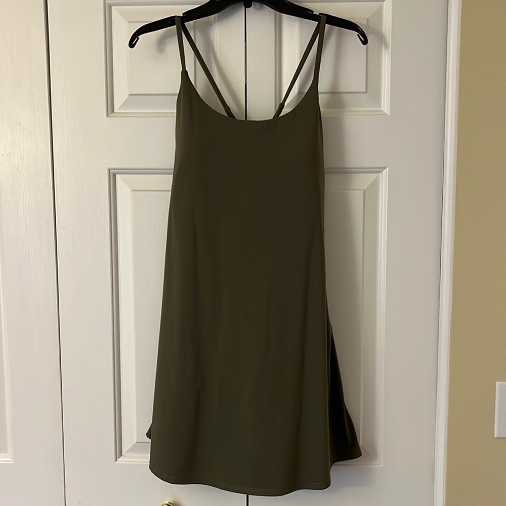 Woman’s Halara wannabe dress with shorts. Size xl